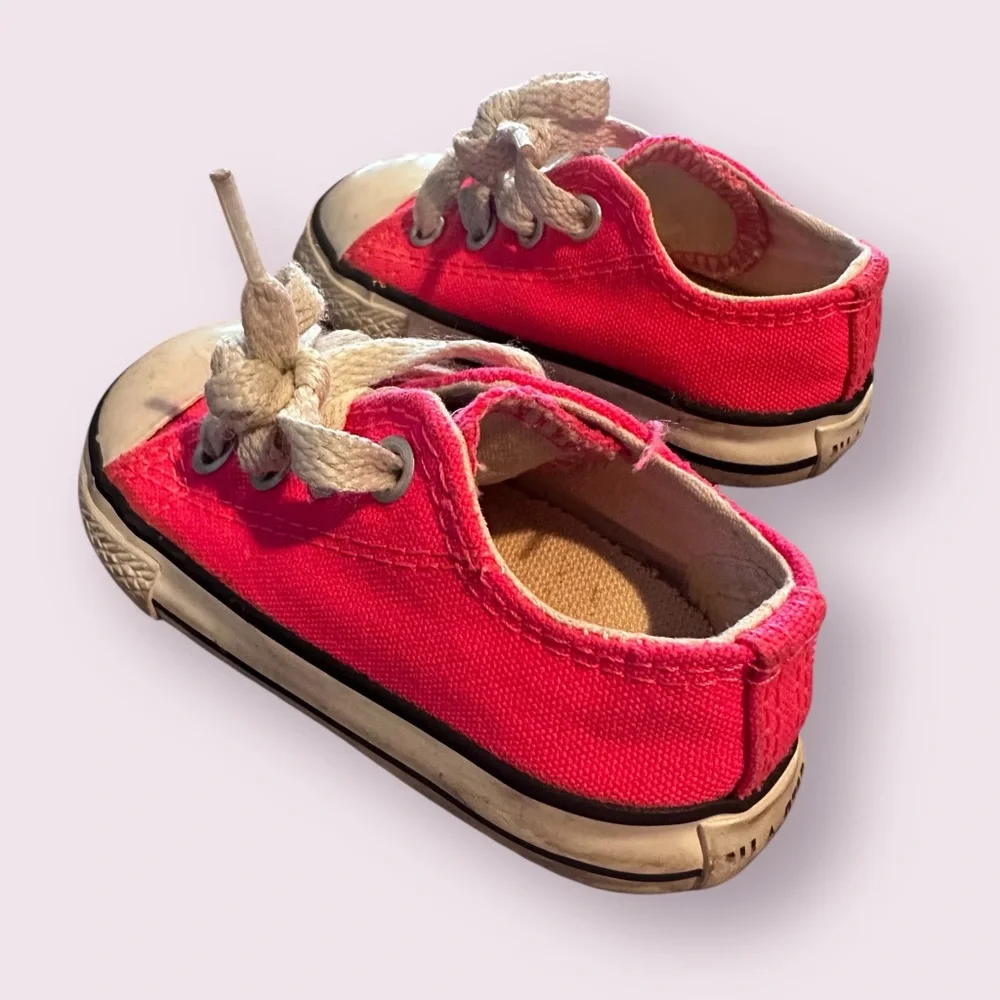 Infant Hot Pink Converse Chuck Taylor All Star Low Top Canvas Sneakers Size 4